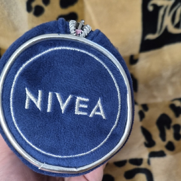 Blue Velour Women's Bag with Gold Heart Charm - Picture 3 of 6